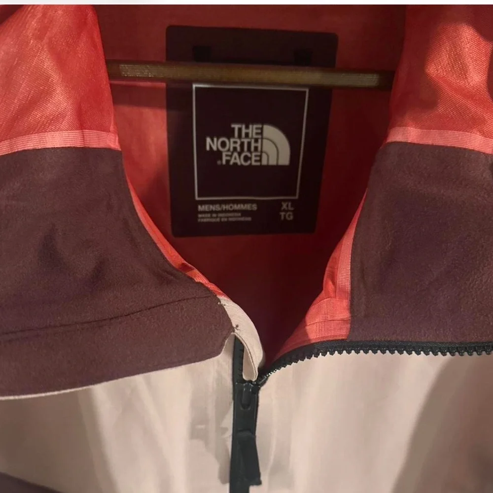 The North Face Waterproof Dragline Standard Fit Men’s Jacket Size XL (NWT)